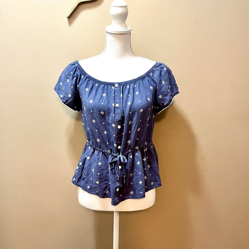 Abercrombie and Fitch Off The Shoulder Top Size Small